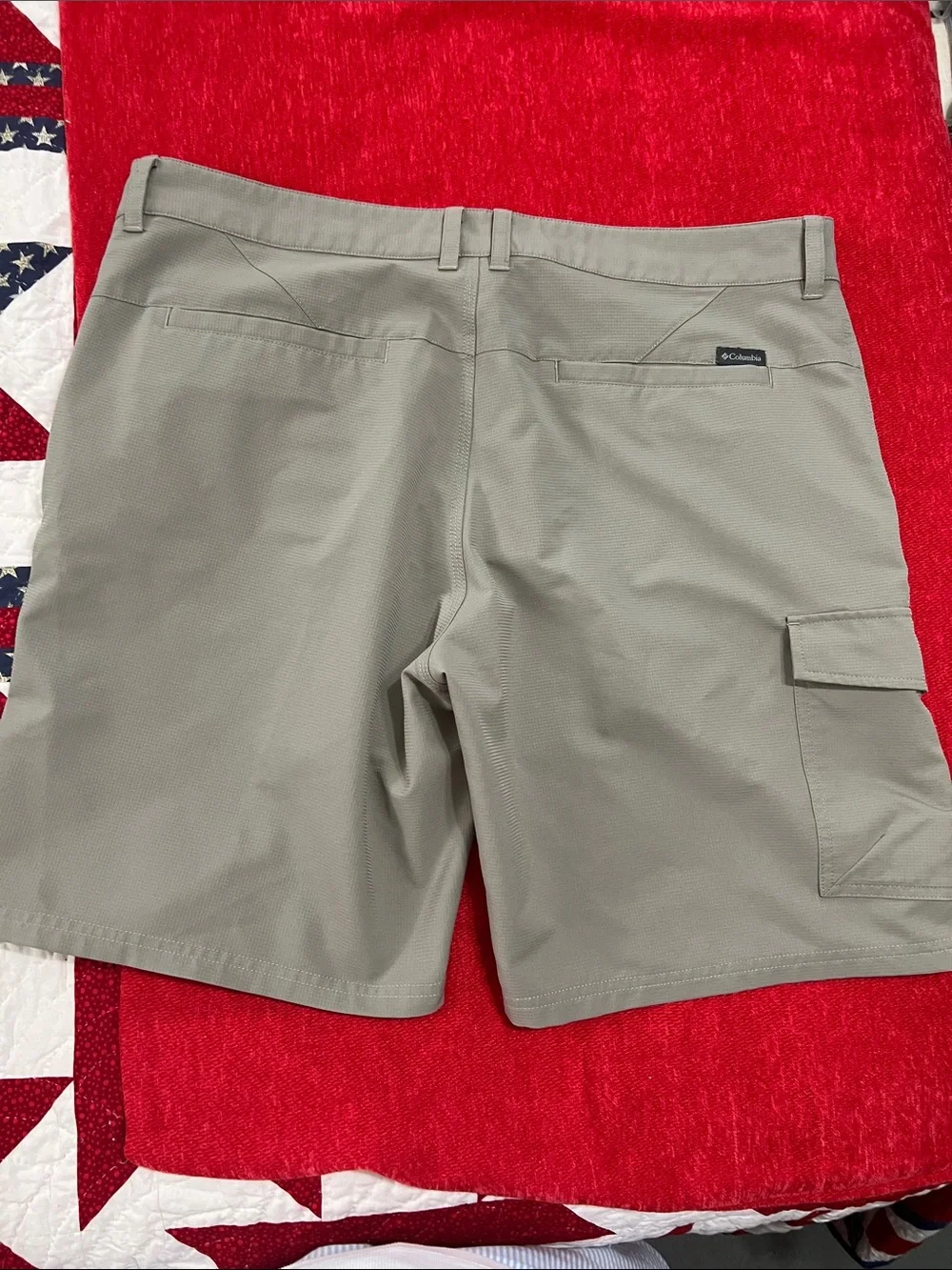 Columbia Men's Olive Khaki Outdoor Shorts
